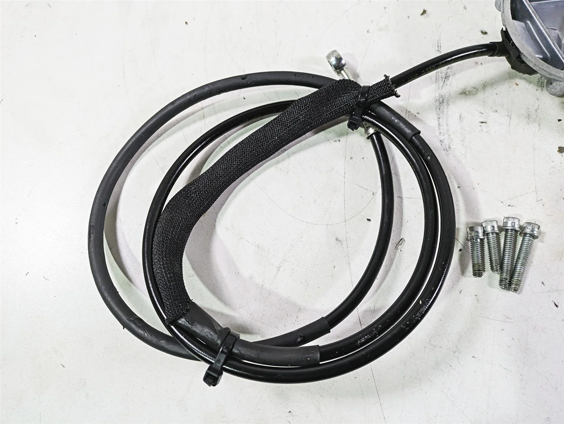 2015 Harley Touring FLHXS Street Glide Clutch Slave Cylinder  25700178 - Image 10