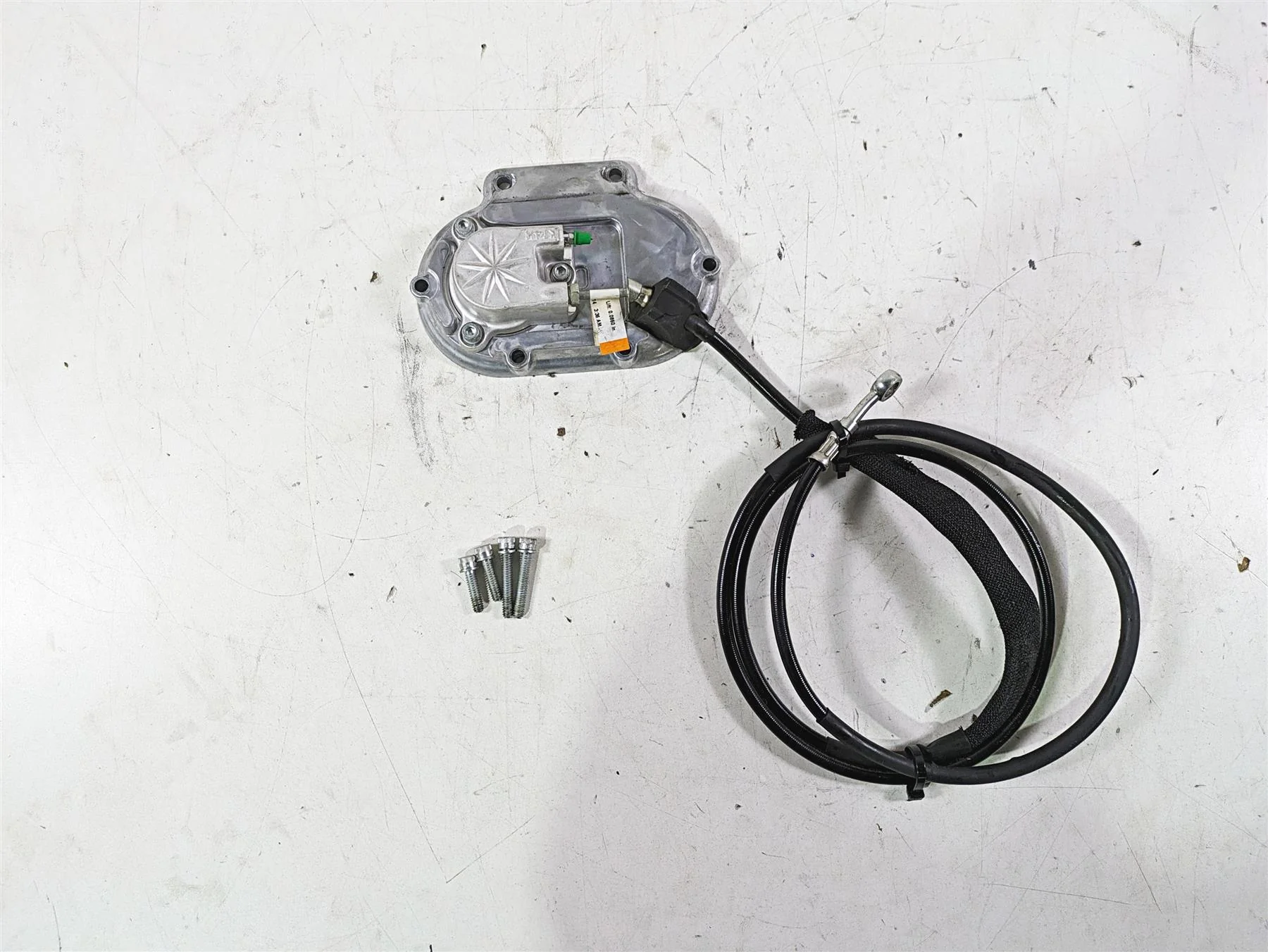 2015 Harley Touring FLHXS Street Glide Clutch Slave Cylinder  25700178 - Image 4