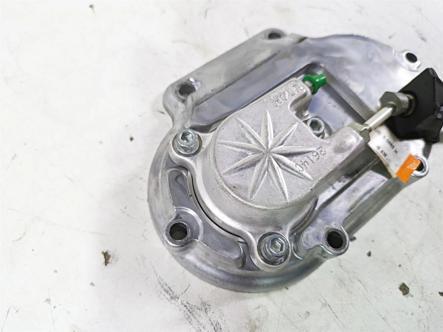 2015 Harley Touring FLHXS Street Glide Clutch Slave Cylinder  25700178 - Image 8