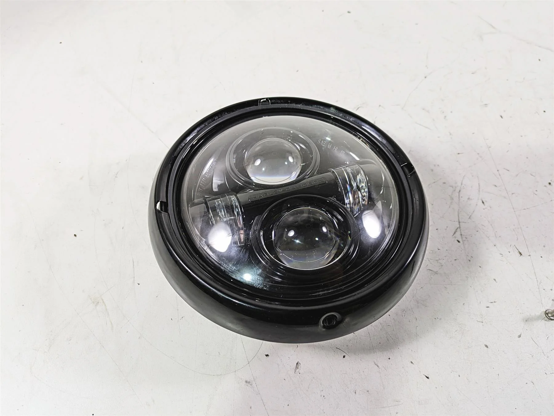 2015 Harley Touring FLHXS Street Glide Daymaker Headlight Head Light 67700249