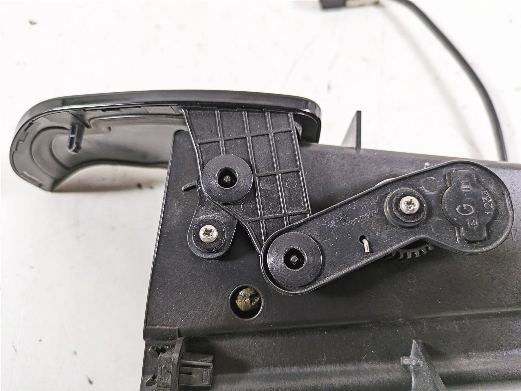 2015 Harley Touring FLHXS Street Glide Front Fairing Media Compartment 76000117 - Image 12