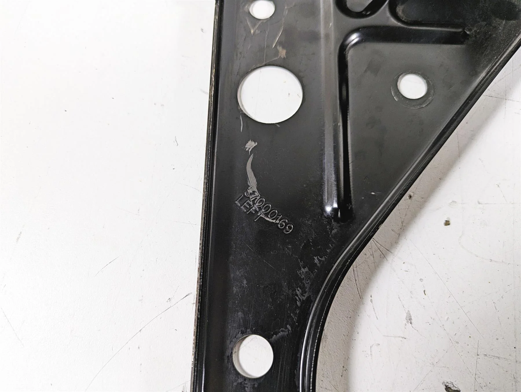 2015 Harley Touring FLHXS Street Glide Front Fairing Mounting Hardware 57000169A - Image 10