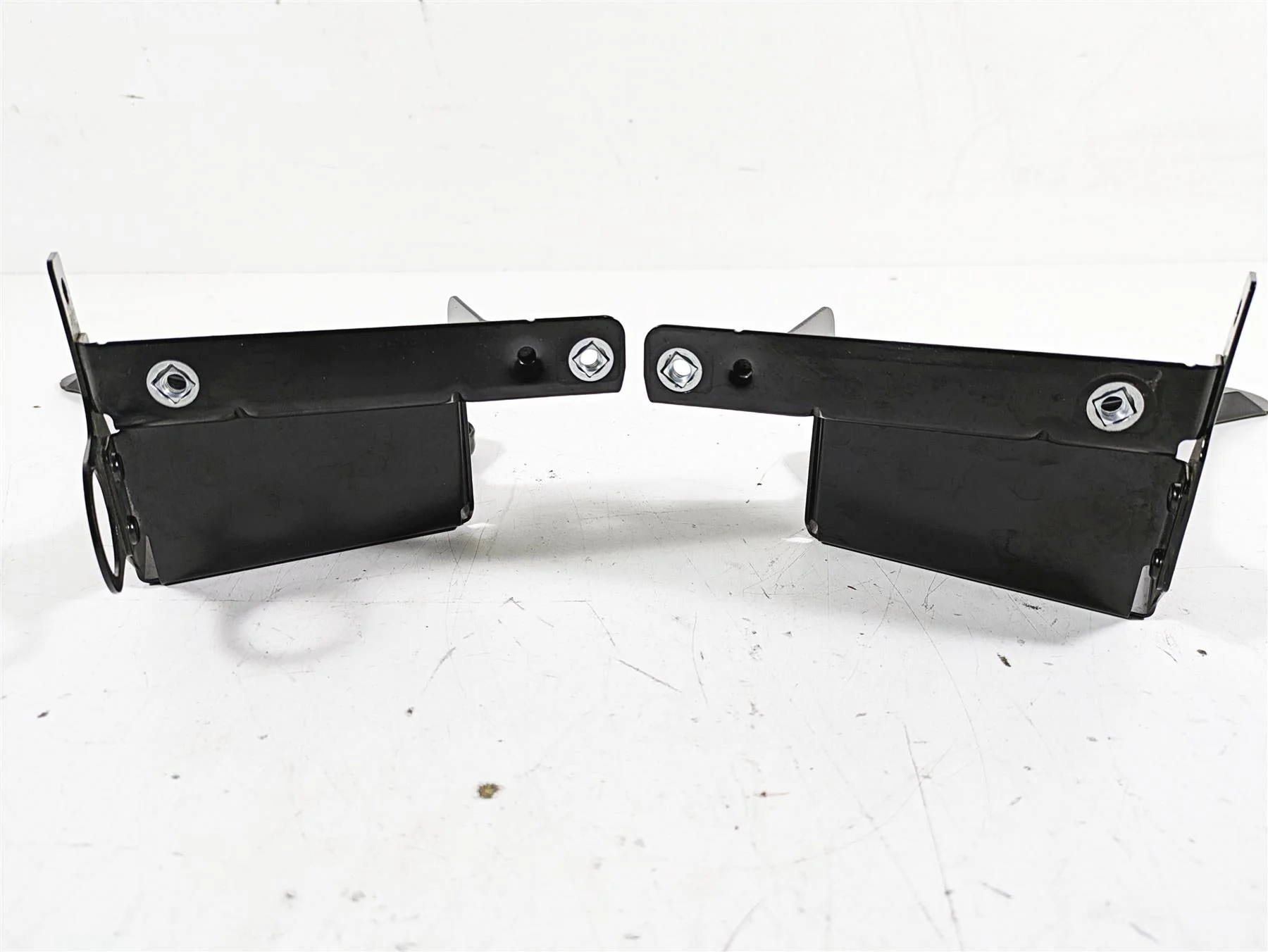 2015 Harley Touring FLHXS Street Glide Front Fairing Mounting Hardware 57000169A - Image 12