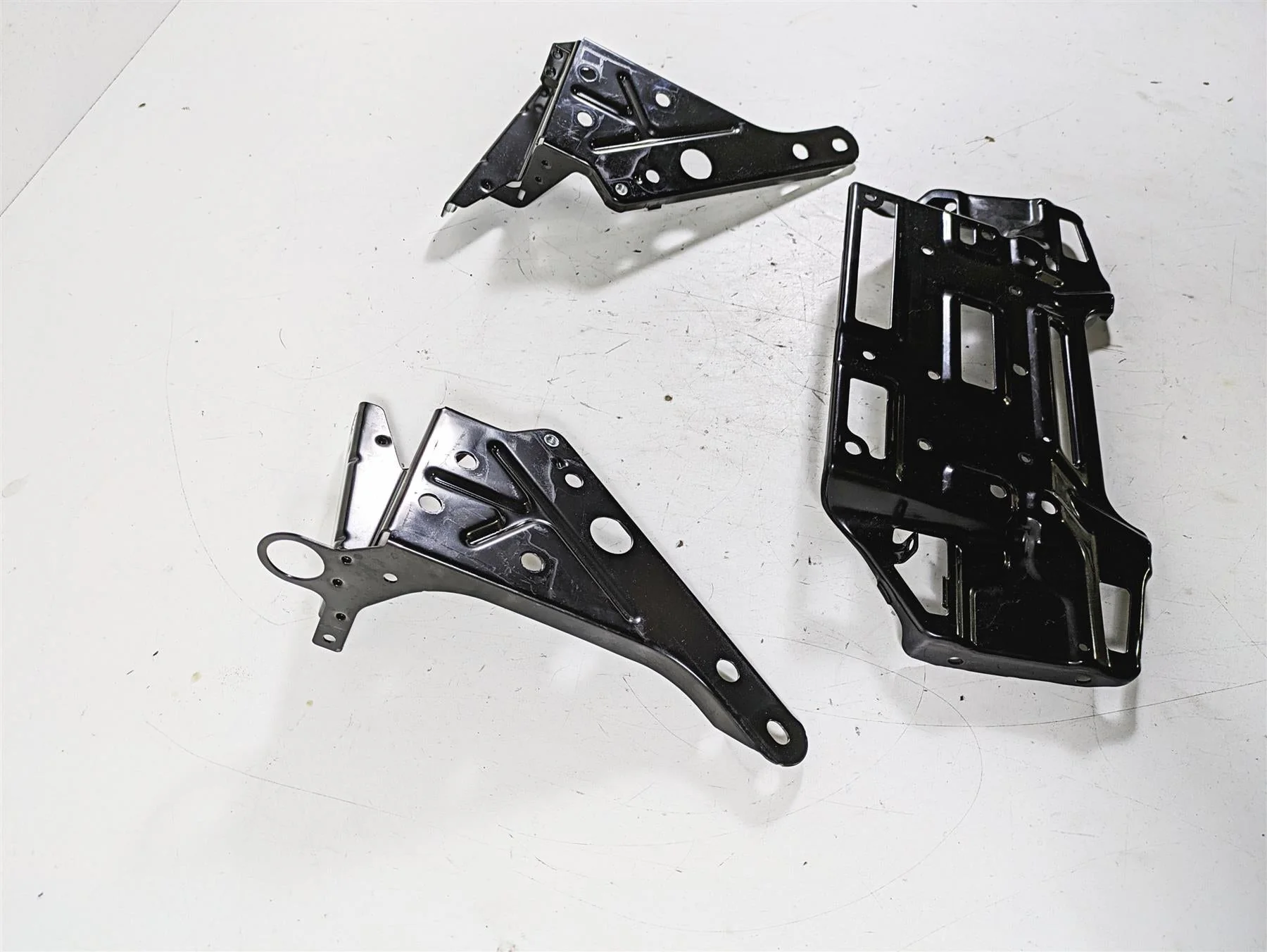 2015 Harley Touring FLHXS Street Glide Front Fairing Mounting Hardware 57000169A - Image 2