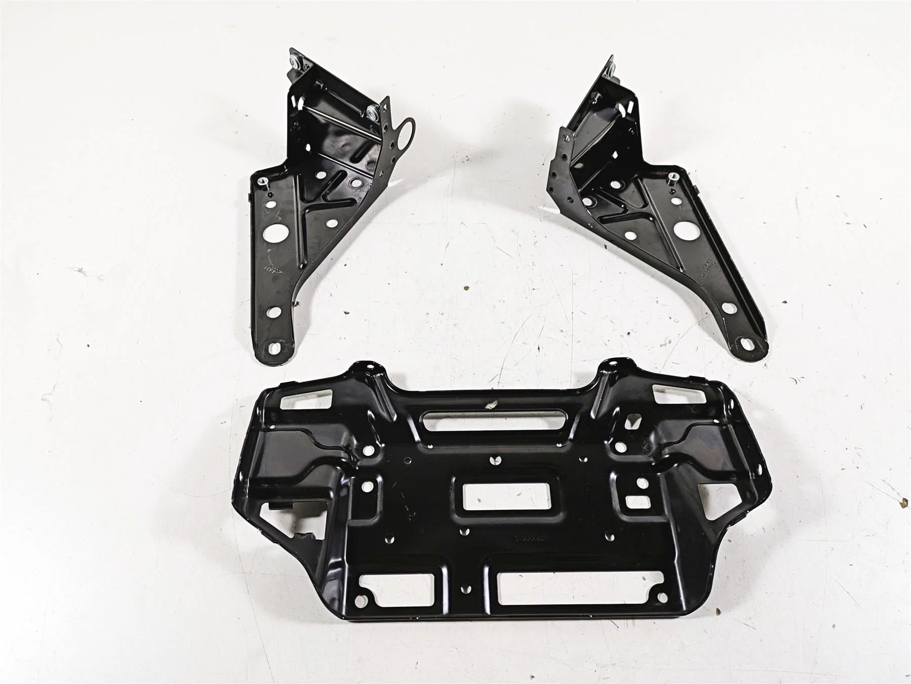 2015 Harley Touring FLHXS Street Glide Front Fairing Mounting Hardware 57000169A - Image 8