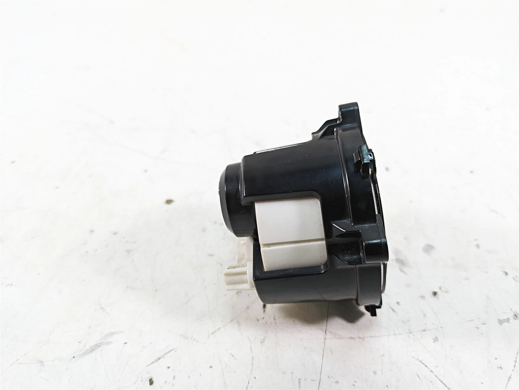 2015 Harley Touring FLHXS Street Glide Fuel Gas Petrol Level Gauge 70900163 - Image 4
