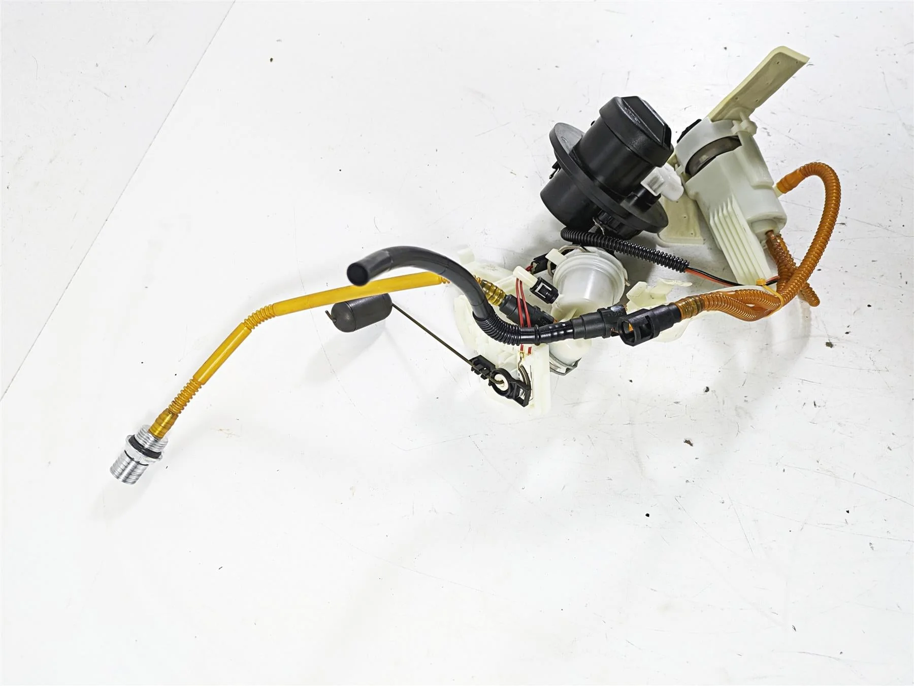 2015 Harley Touring FLHXS Street Glide Fuel Gas Petrol Pump - Tested 75069-08C - Image 2