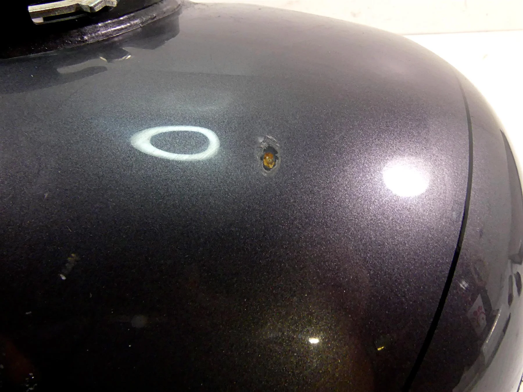 2015 Harley Touring FLHXS Street Glide Fuel Gas Petrol Tank -Dent 61356-08 - Image 6