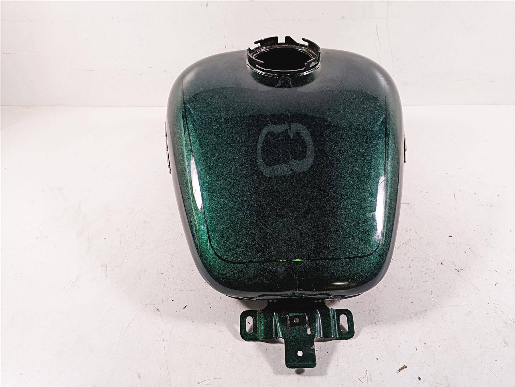 2015 Harley Touring FLHXS Street Glide Fuel Gas Petrol Tank - No Dent 61356-08 - Image 2
