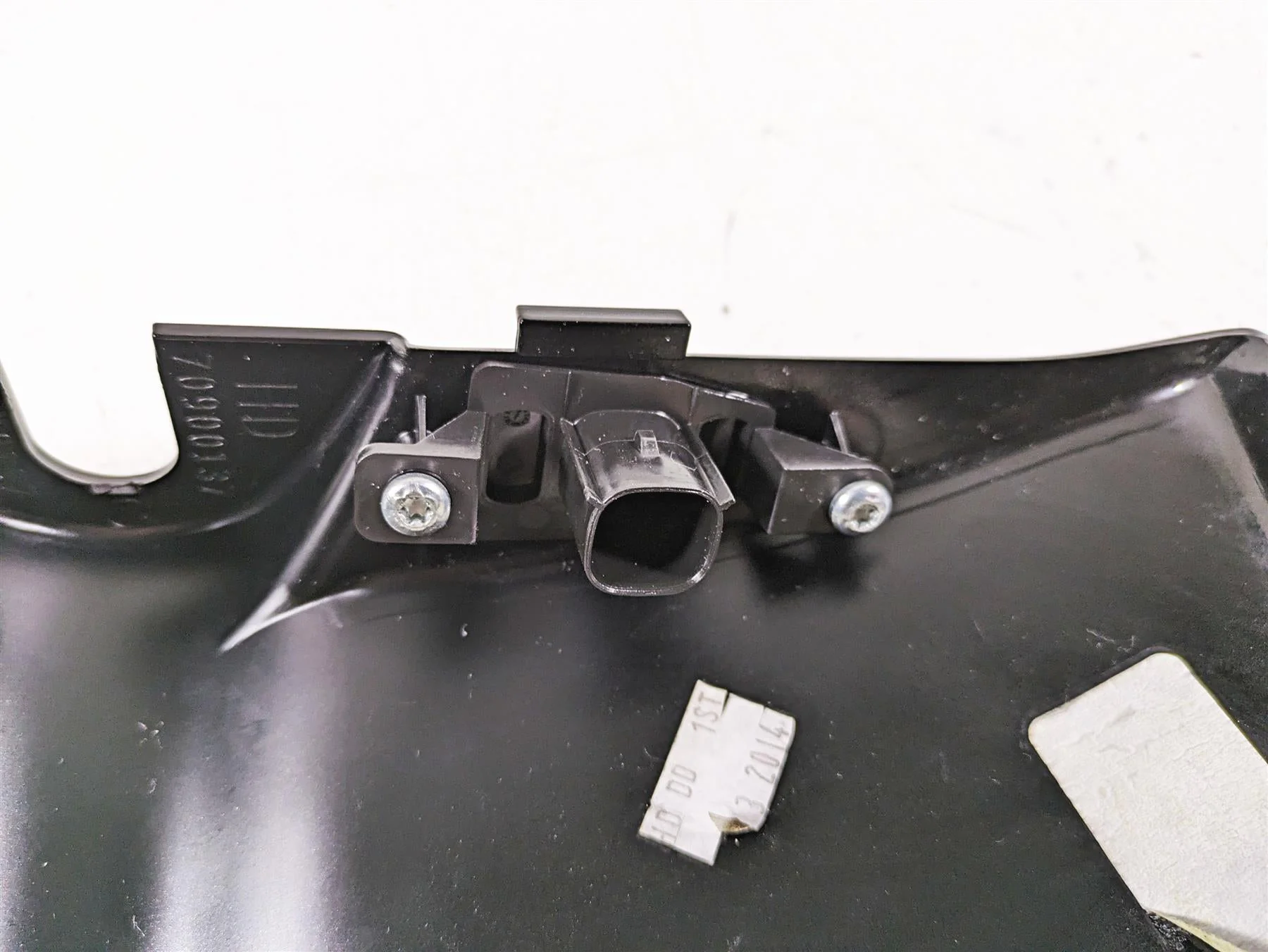 2015 Harley Touring FLHXS Street Glide Ignition Switch Panel Fairing 70900392DH - Image 10