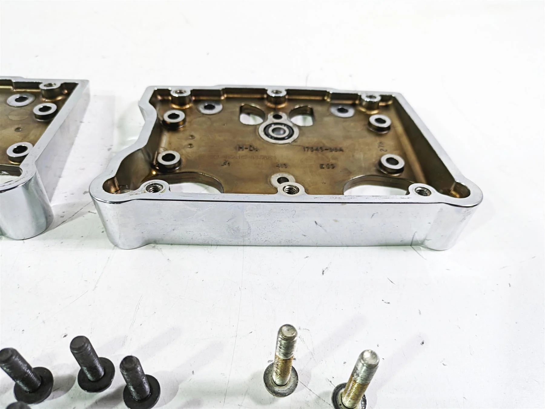2015 Harley Touring FLHXS Street Glide Lower Rocker Box Housing Set 17573-99A - Image 7