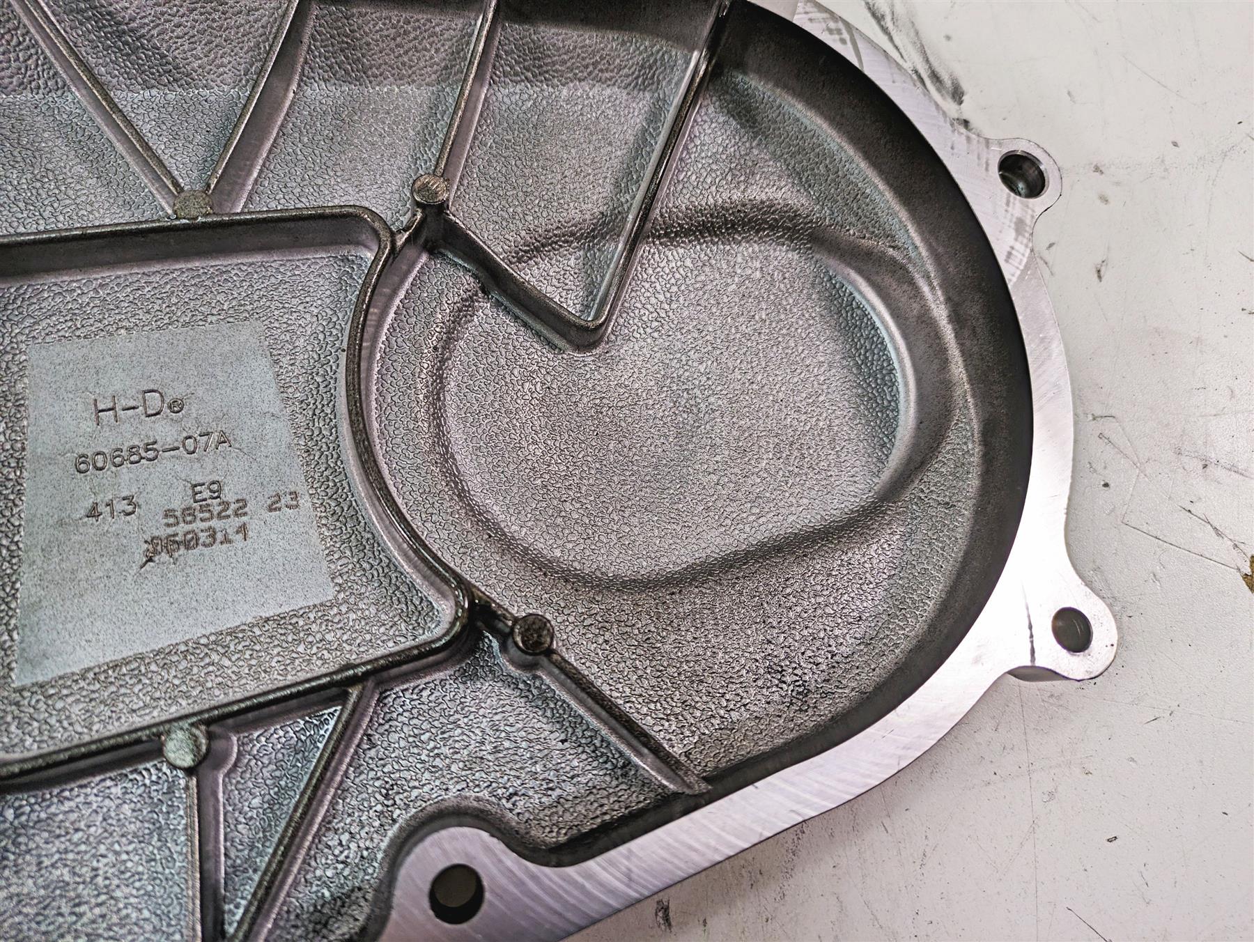 2015 Harley Touring FLHXS Street Glide Outer Primary Drive Clutch Cover 60685-07 - Image 9