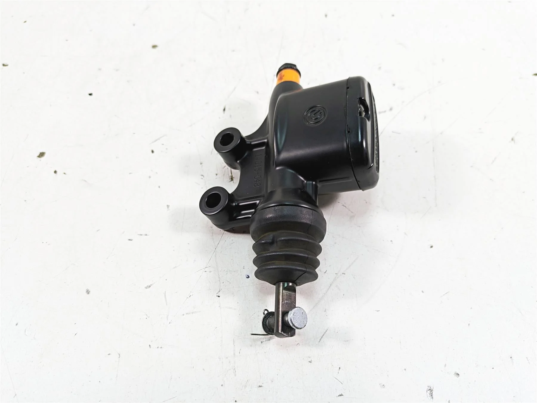 2015 Harley Touring FLHXS Street Glide Rear Brake Master Cylinder 41700028A - Image 2