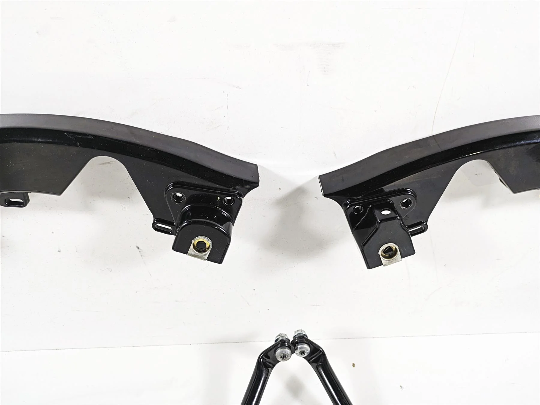 2015 Harley Touring FLHXS Street Glide Rear Saddlebag Support Set 90200501 - Image 5