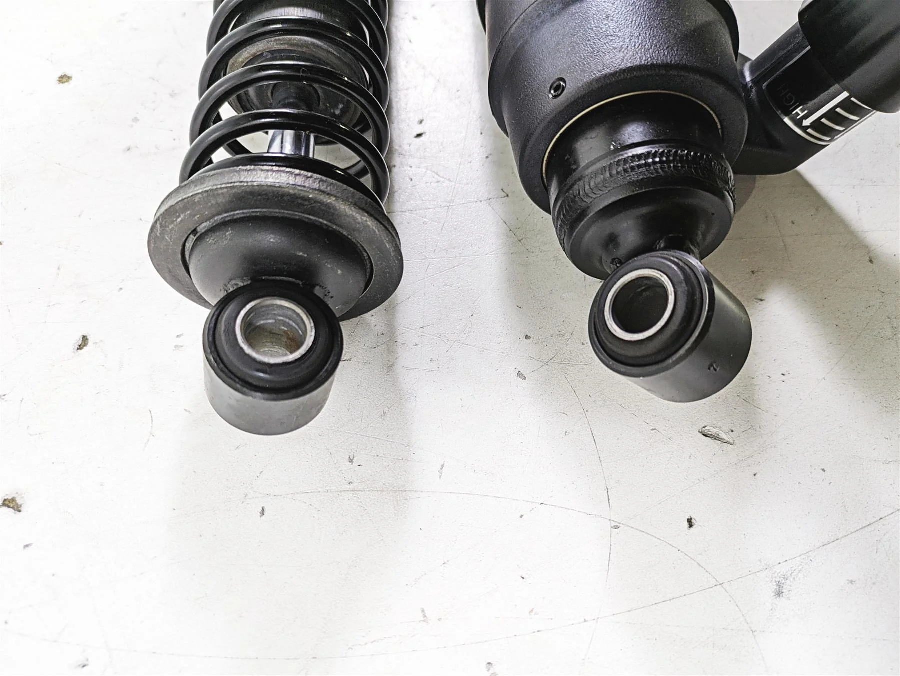 2015 Harley Touring FLHXS Street Glide Rear Suspension Shock Damper Set 54000081 - Image 11