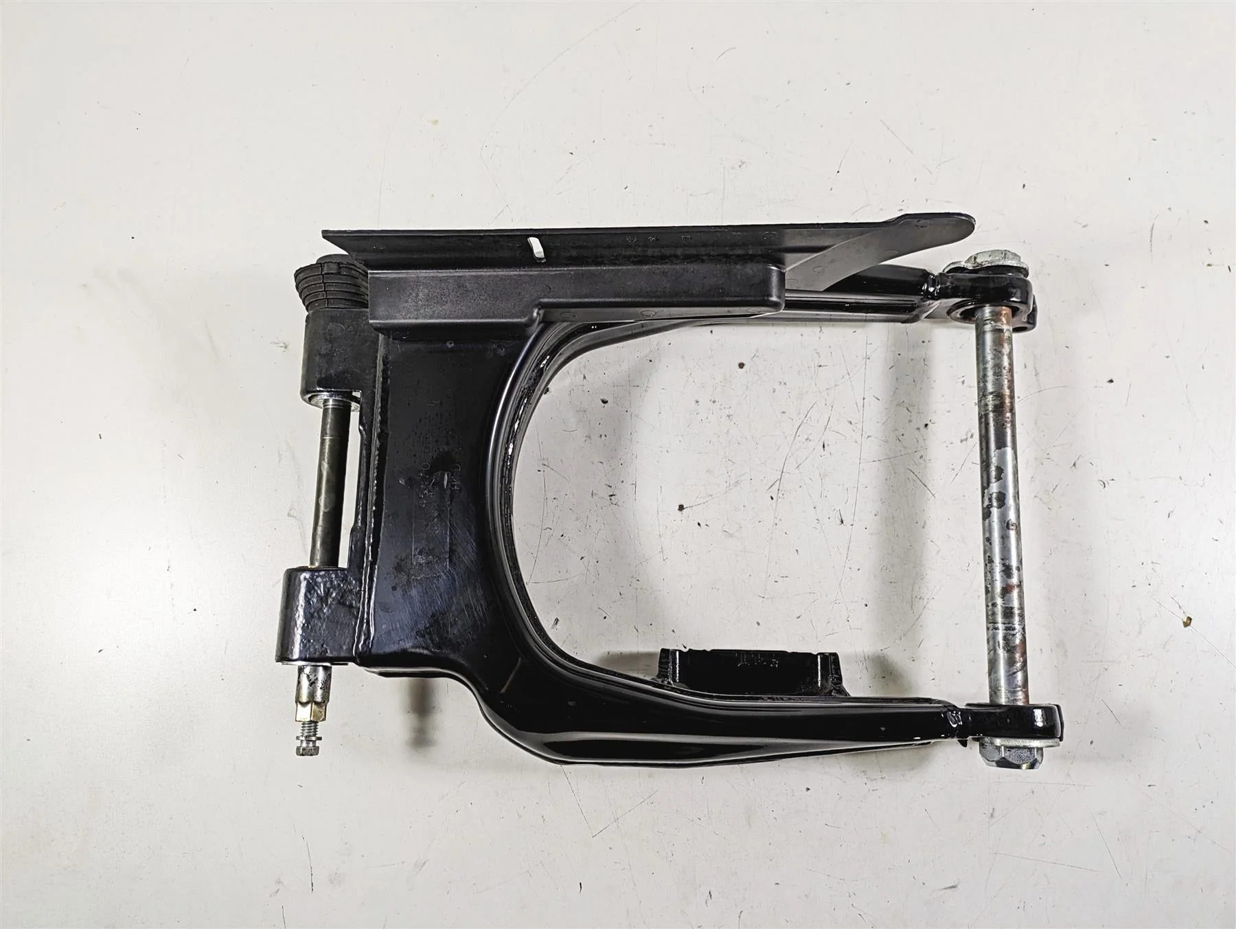 2015 Harley Touring FLHXS Street Glide Swingarm Swing Arm 47549-09A 45470-09 - Image 5