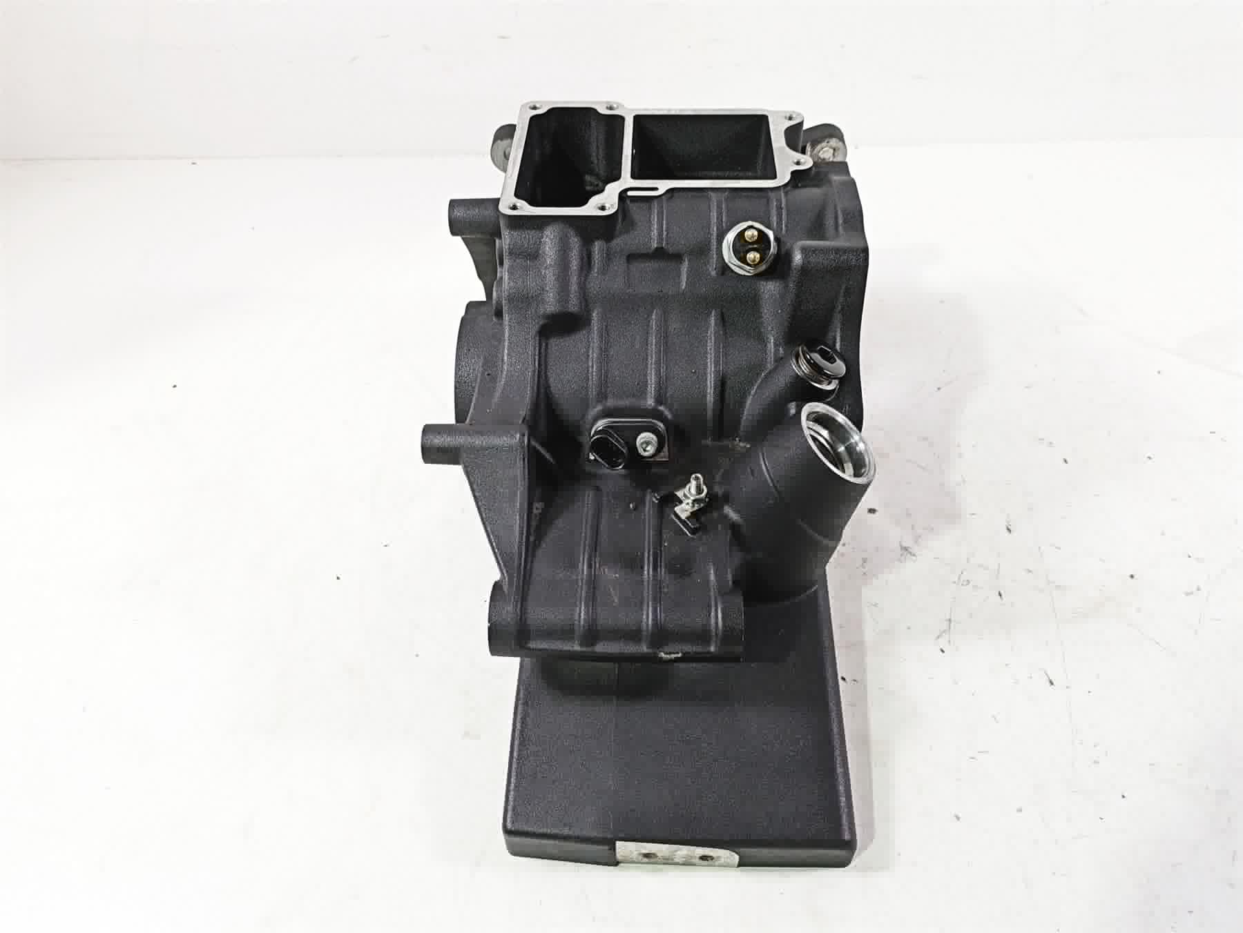 2015 Harley Touring FLHXS Street Glide Transmission Gear Box Case 34719-07B - Image 2
