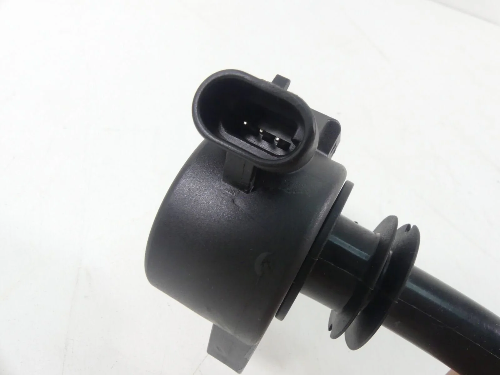 2015 Harley VRSCF Muscle V-Rod Ignition Coils Stick Coil Set 32477-01A - Image 4