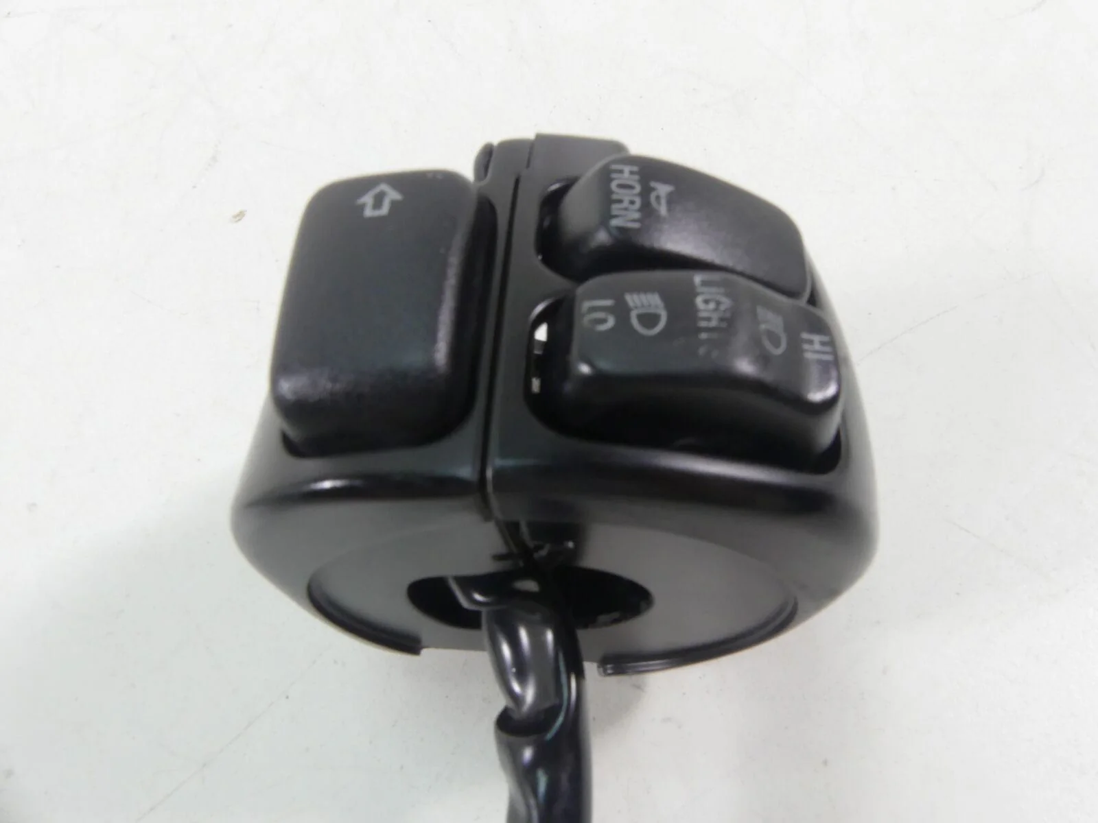 2015 Harley VRSCF Muscle V-Rod Left Control Switch Blinker Lights -Read 71682-06 - Image 6