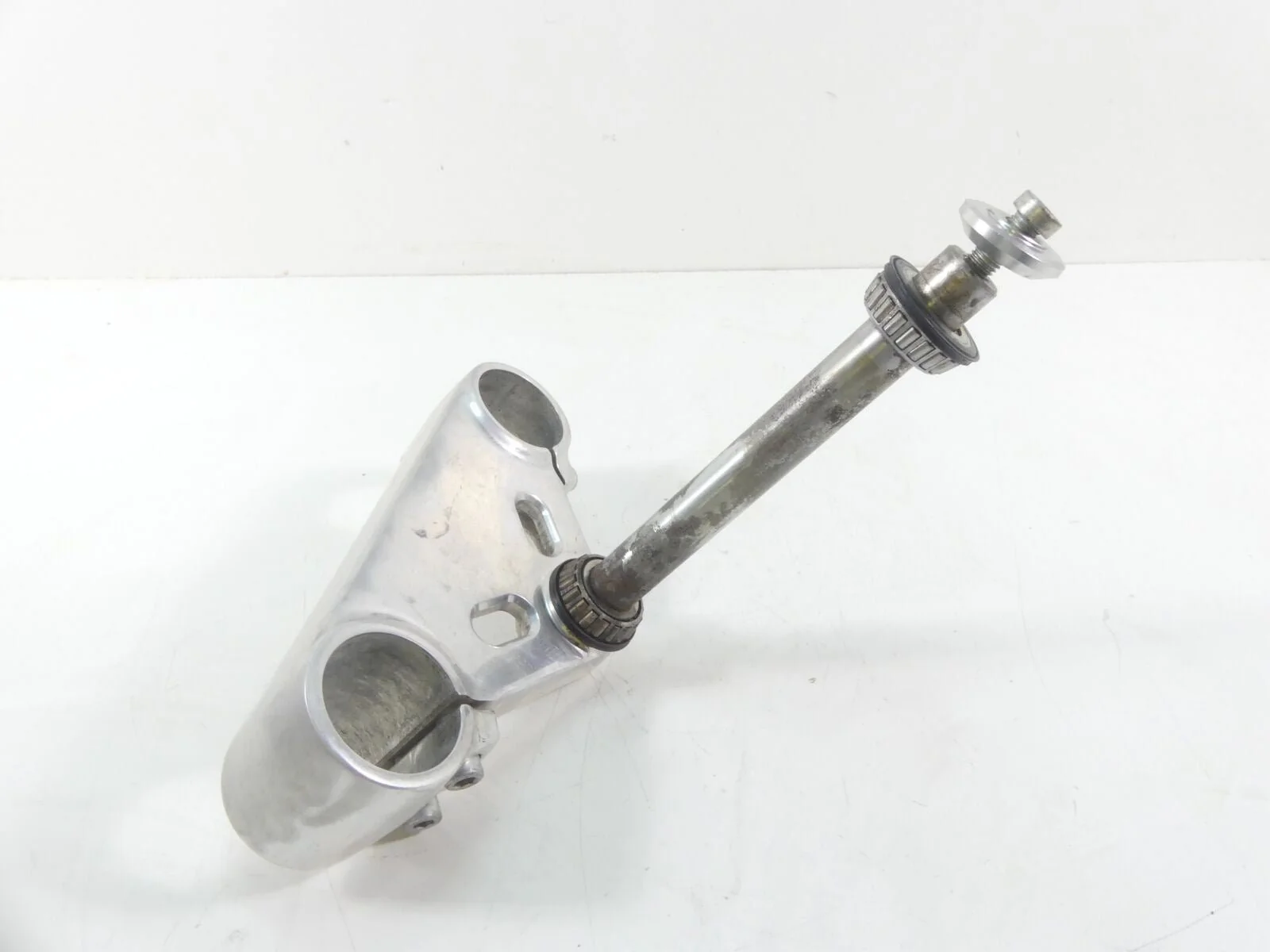 2015 Harley VRSCF Muscle V-Rod Lower Triple Tree Steering Yoke -Read 46892-09B - Image 2