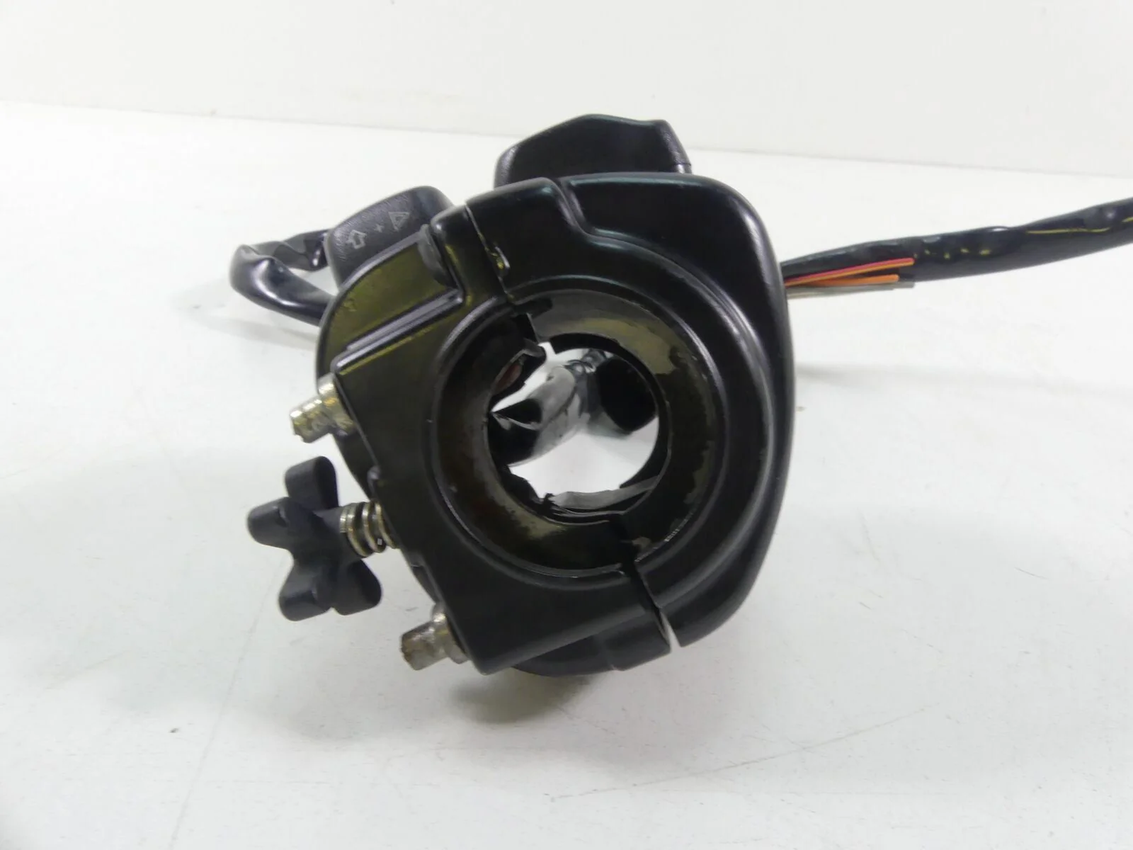 2015 Harley VRSCF Muscle V-Rod Right Control Switch Start Stop - Read 71684-06A - Image 3