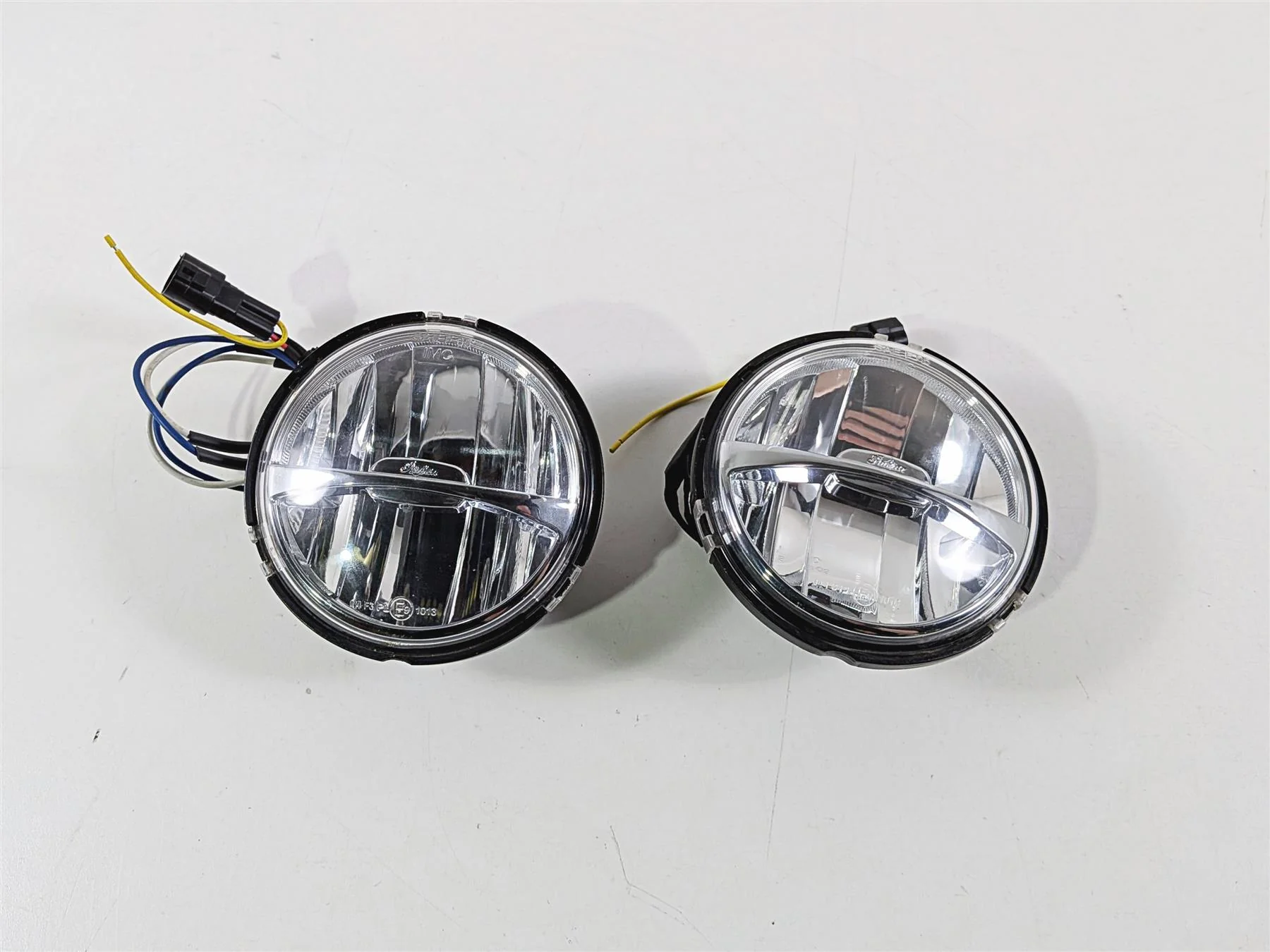 2015 Indian Chieftain Front Fog Spot Passing Light Lamp + Knob Set -Read 2412962