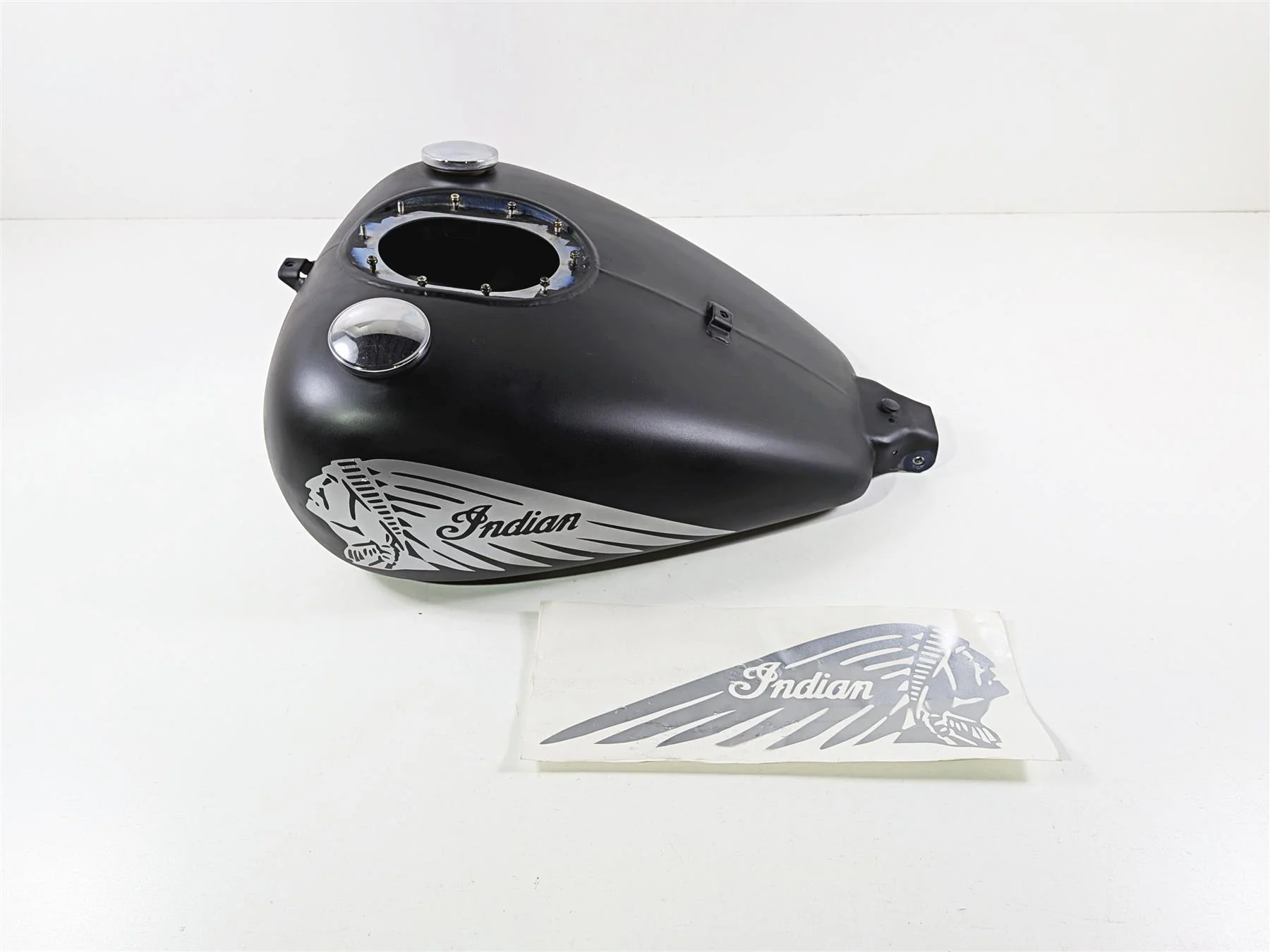 2015 Indian Chieftain Gas Fuel Petrol Tank Reservoir - No Dent 1018972 1021997 - Image 20