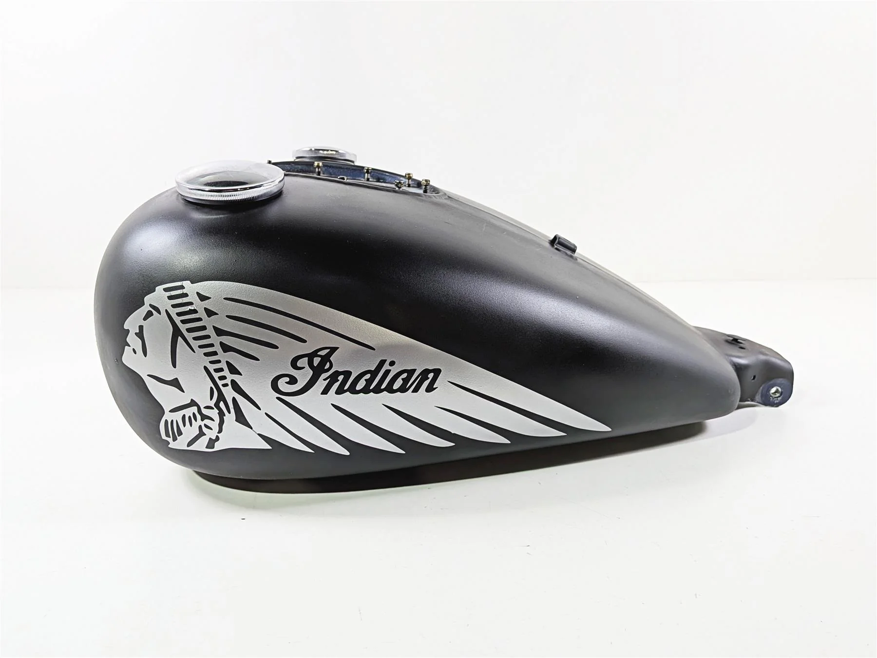 2015 Indian Chieftain Gas Fuel Petrol Tank Reservoir - No Dent 1018972 1021997 - Image 4