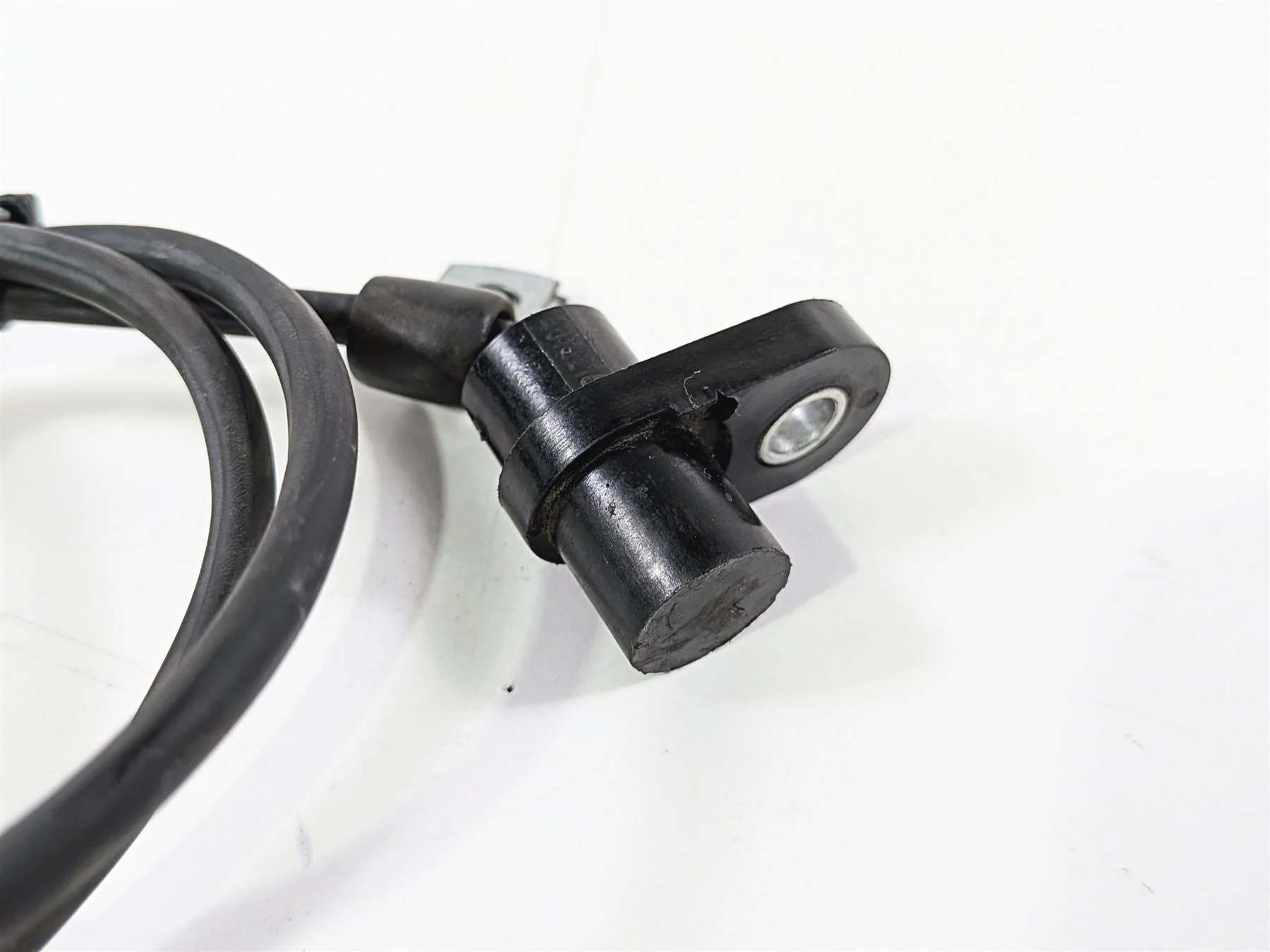 2015 Indian Chieftain Rear Abs Wheel Speed Sensor 4014216 - Image 7