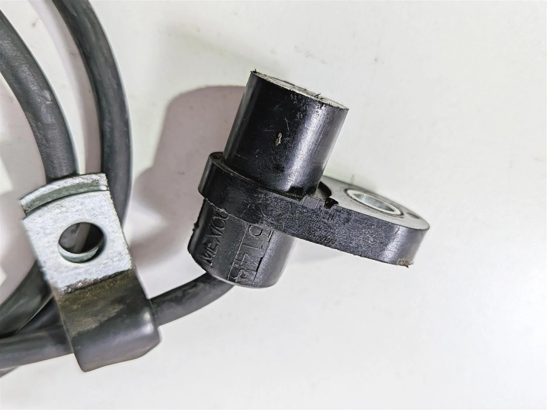 2015 Indian Chieftain Rear Abs Wheel Speed Sensor 4014216 - Image 9