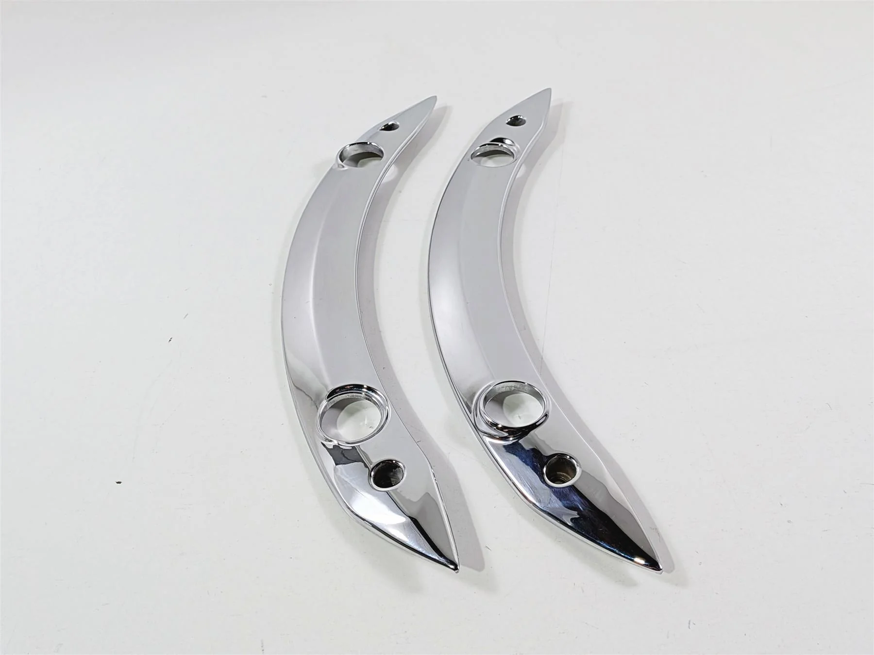 2015 Indian Chieftain Rear Fender Side Struts 5139599 5139598 - Image 3