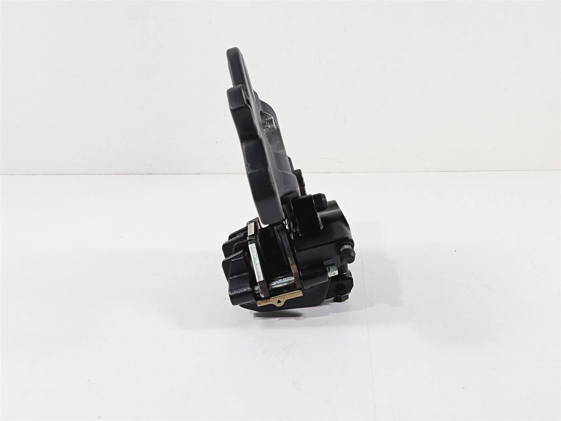 2015 Indian Chieftain Rear Nissin Brake Caliper + Bracket 1912006 - Image 3