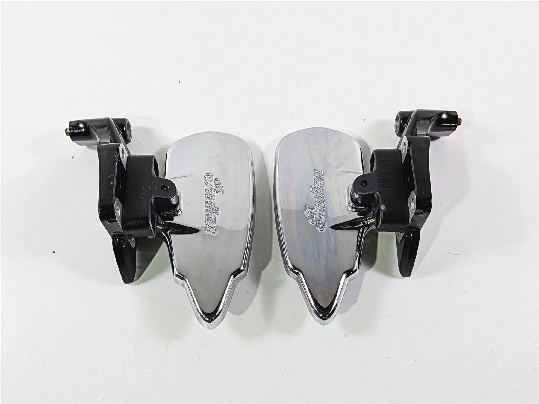 2015 Indian Chieftain Rear Passenger Floor Board & Mount Set 1020122 1020121 - Image 6
