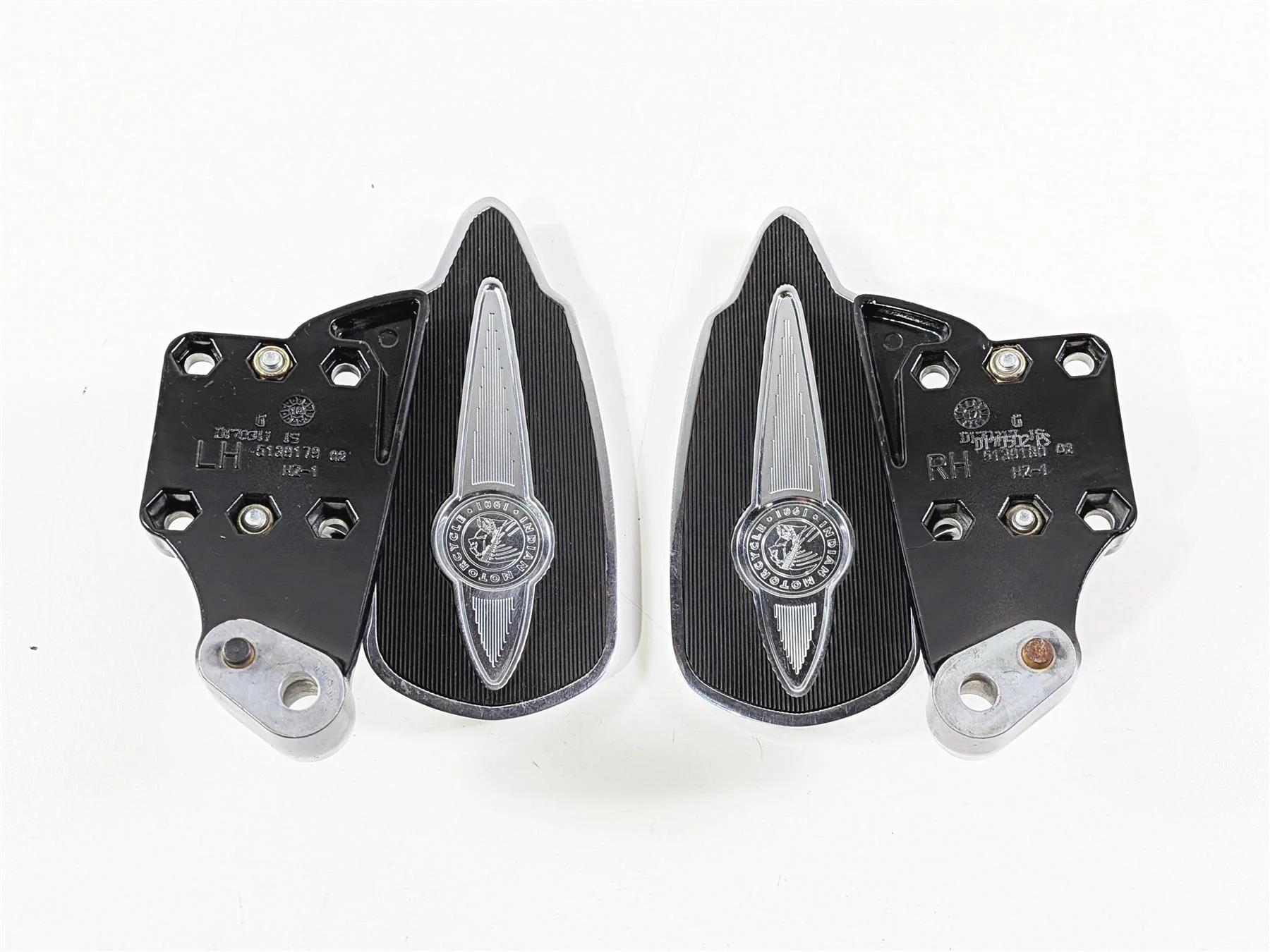 2015 Indian Chieftain Rear Passenger Floor Board & Mount Set 1020122 1020121 - Image 8