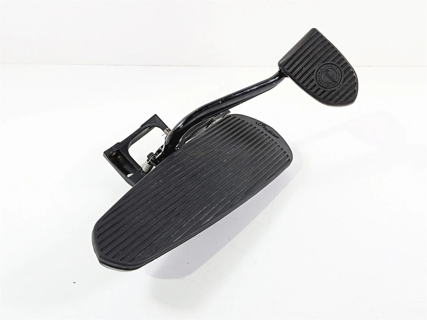 2015 Indian Chieftain Right Front Floor Board & Brake Pedal 5138848 1019864 - Image 12