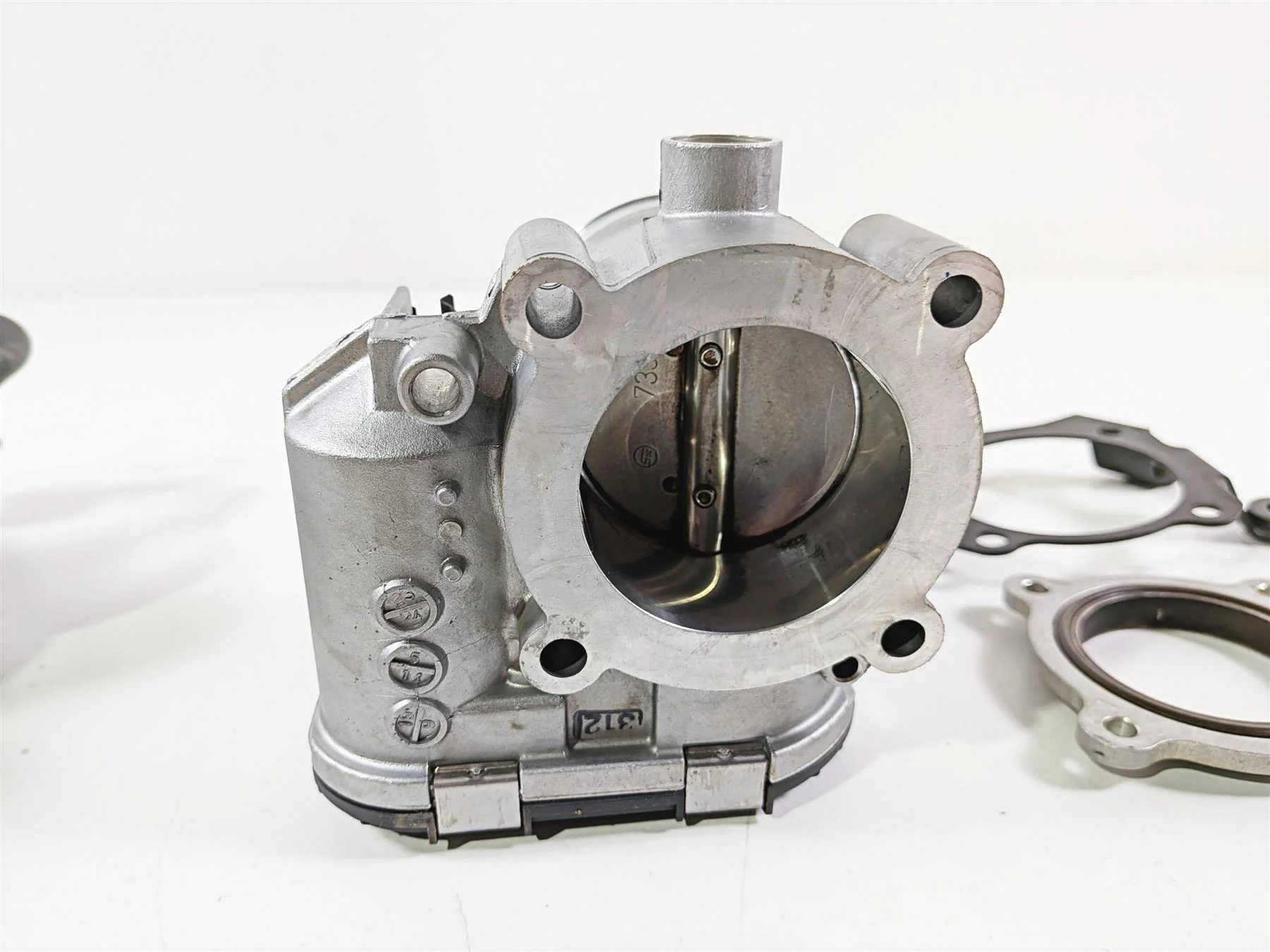 2015 Indian Chieftain Throttle Body & Intake Manifold 5138214 1204685 - Image 16