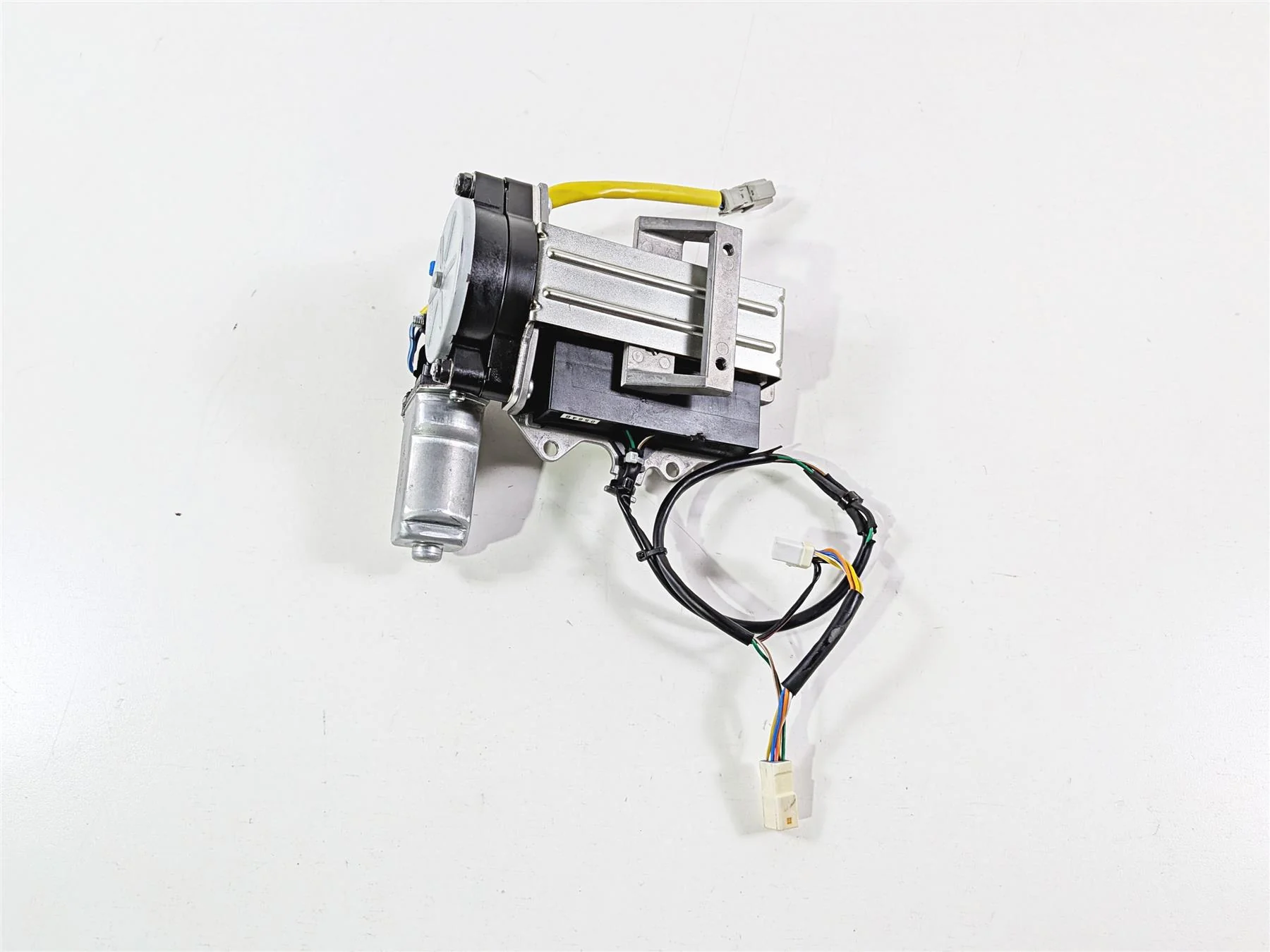 2015 Indian Chieftain Windshield Screen Adjuster Motor 4014195 - Image 6