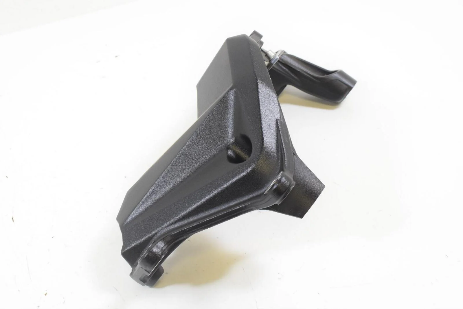 2015 MV Agusta B3 Brutale 800 Right Frame to Swingarm Bracket Mount 8BA0B5642 - Image 5