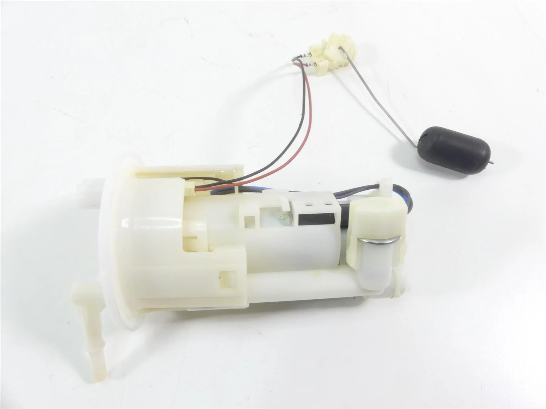 2015 Triumph 1050 Speed Triple R Denso Fuel Gas Petrol Pump 6K Tested T2400499 - Image 3