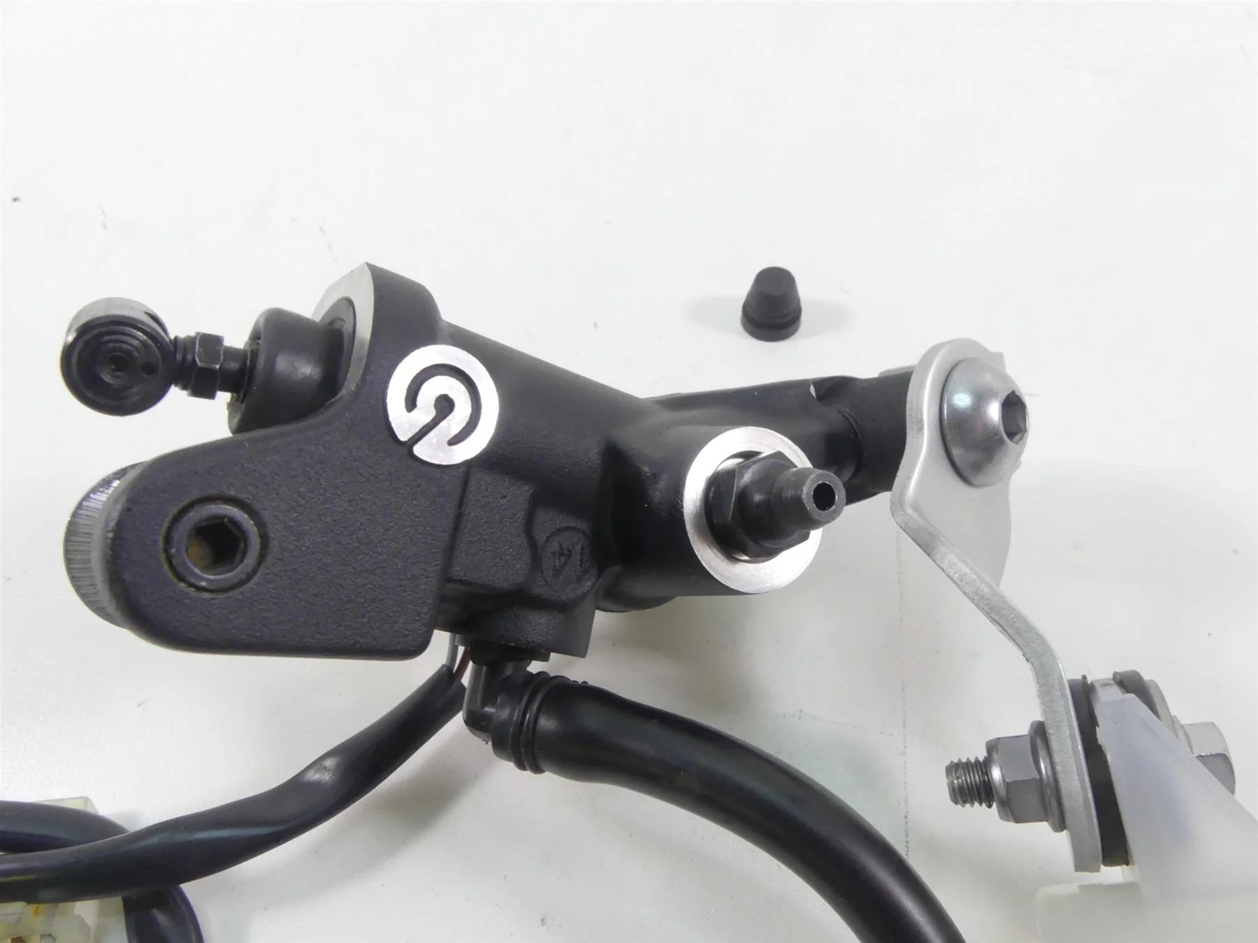 2015 Triumph 1050 Speed Triple R Front Brembo Radial Brake Master Cylin T2024850 - Image 5