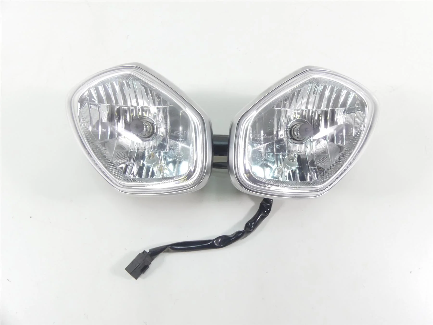 2015 Triumph 1050 Speed Triple R Headlight Head Light Lamp Lens Set T2701952