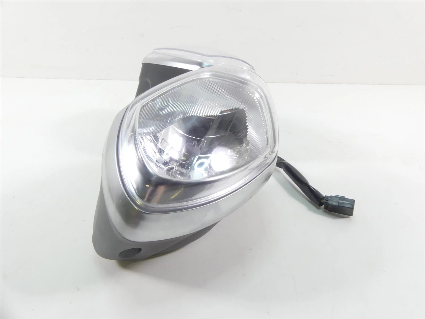 2015 Triumph 1050 Speed Triple R Headlight Head Light Lamp Lens Set T2701952 - Image 4