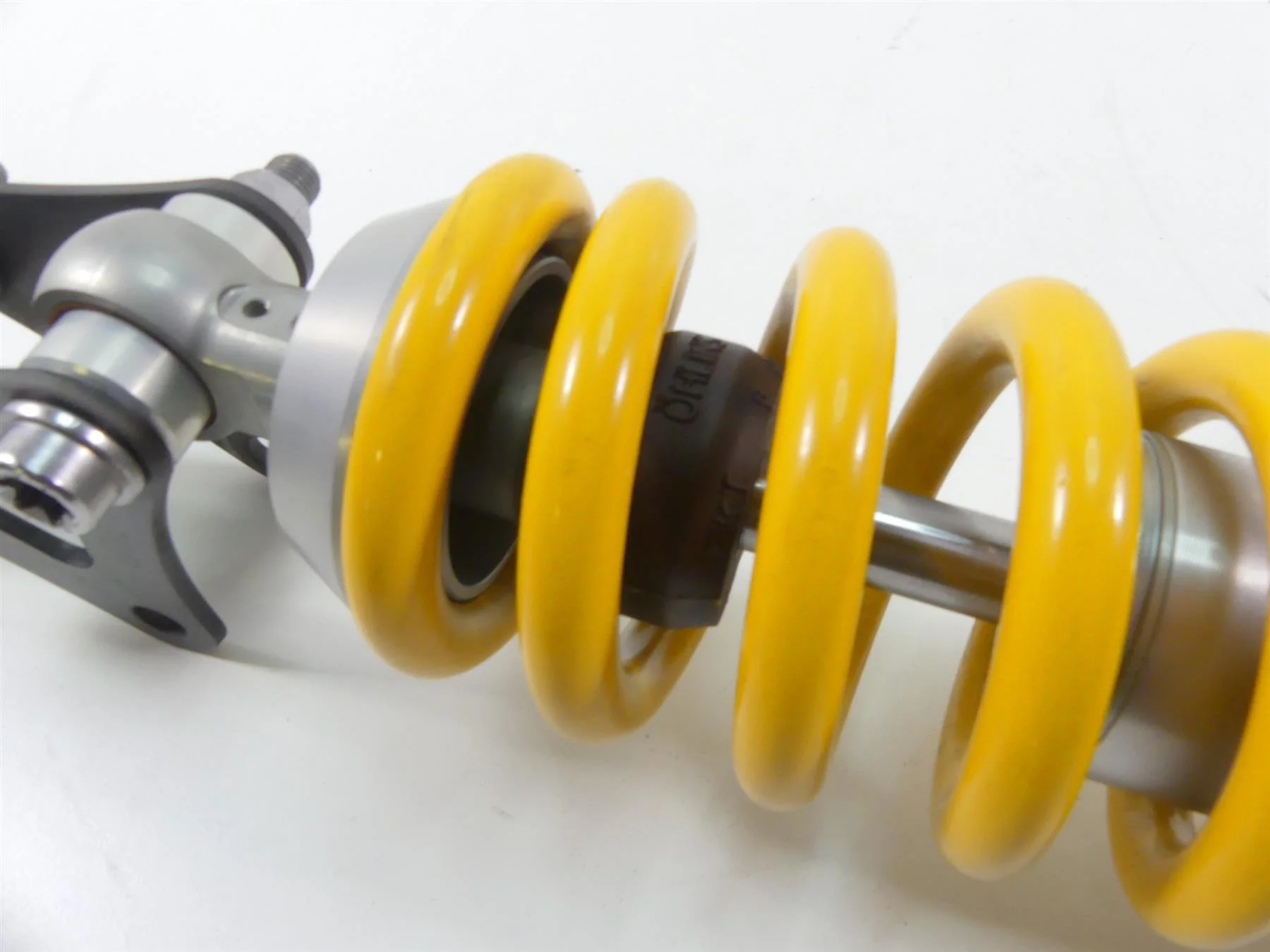 2015 Triumph 1050 Speed Triple R Rear Ohlins TTX Damper Shock T2050156 - Image 9