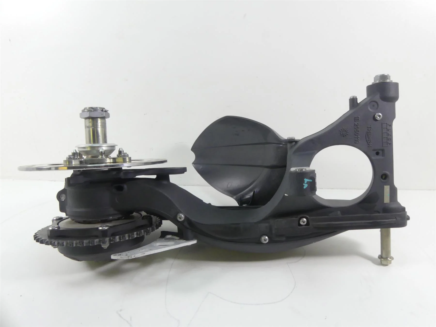 2015 Triumph 1050 Speed Triple R Rear Swingarm & Axle Set T2050897 T2012432 - Image 4
