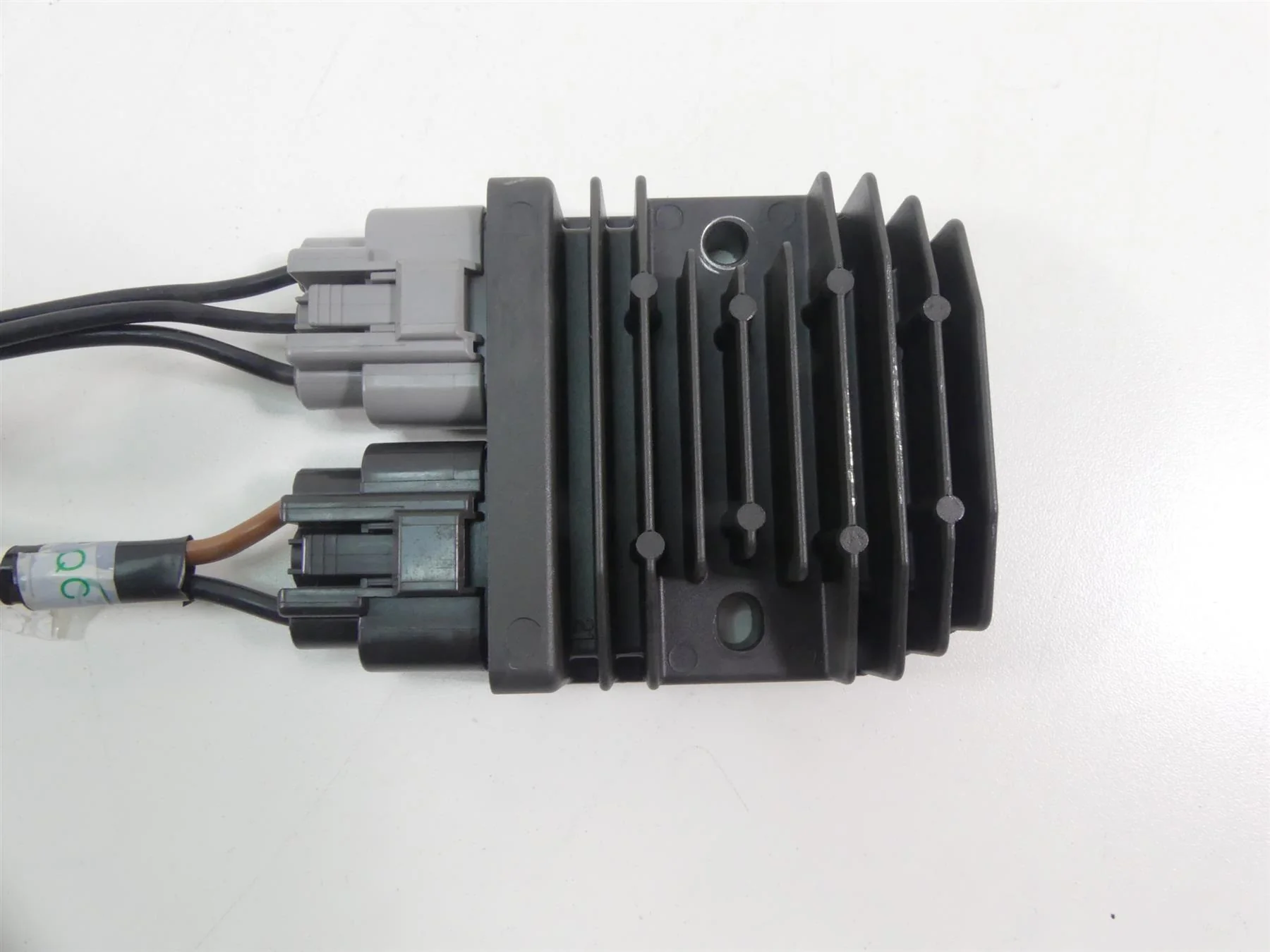 2015 Triumph 1050 Speed Triple R Rectifier Voltage Regulator T1300675 FH020AA - Image 8