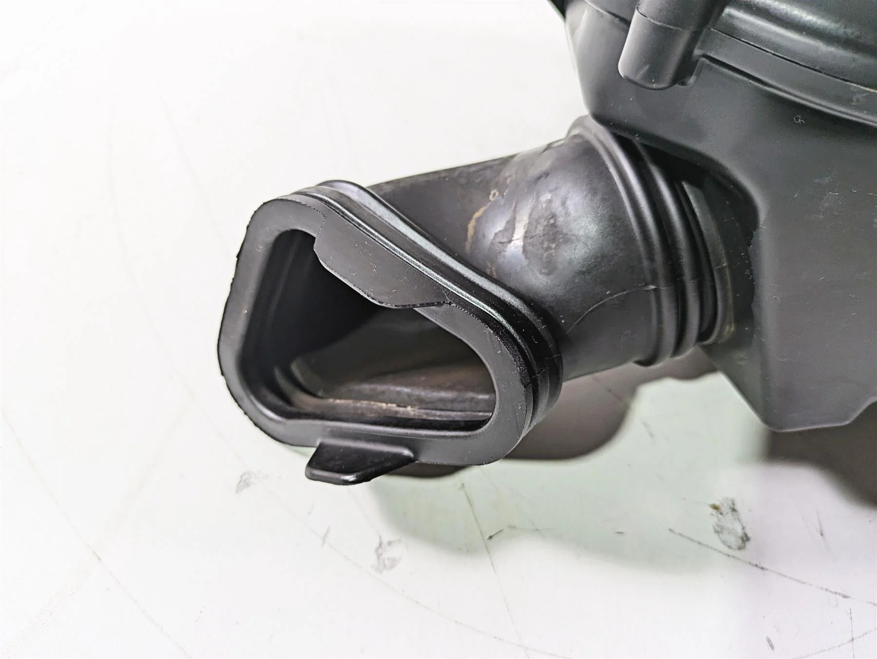 2015 Triumph Tiger Explorer XC Air Box Cleaner & Tubes Set T2209550 - Image 9
