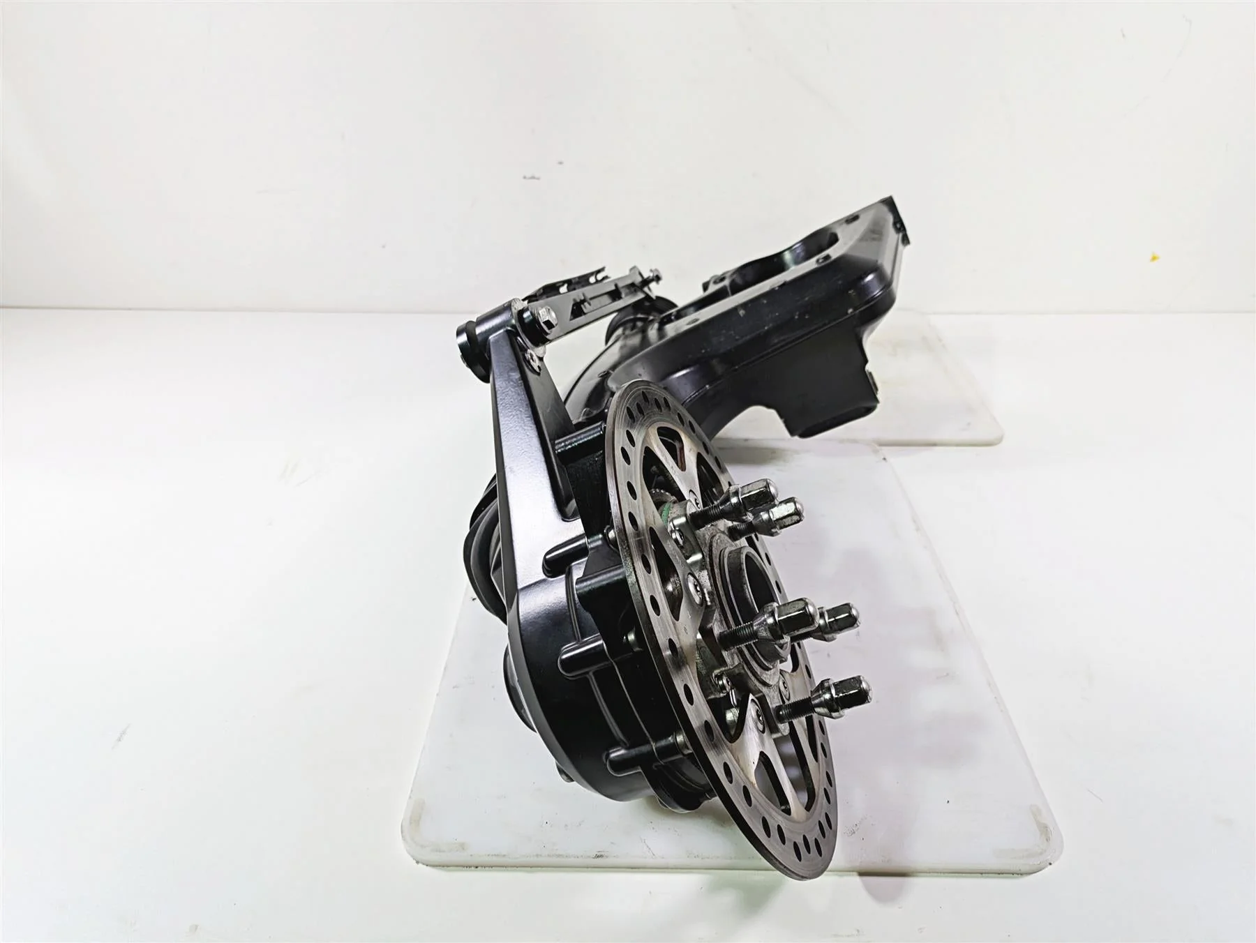 2015 Triumph Tiger Explorer XC Differential Swingarm Drive Shaft T1275555 - Image 2