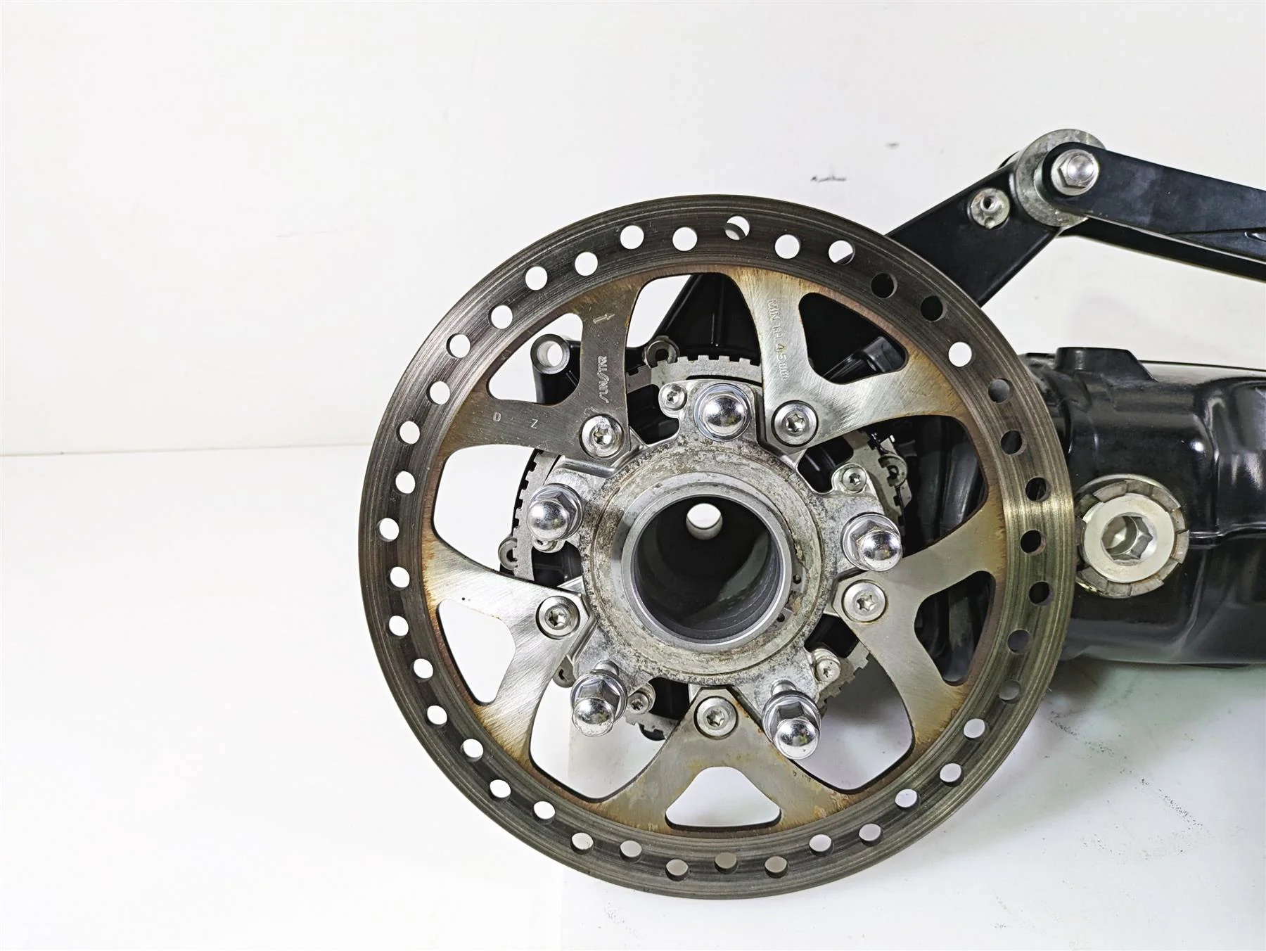 2015 Triumph Tiger Explorer XC Differential Swingarm Drive Shaft T1275555 - Image 5