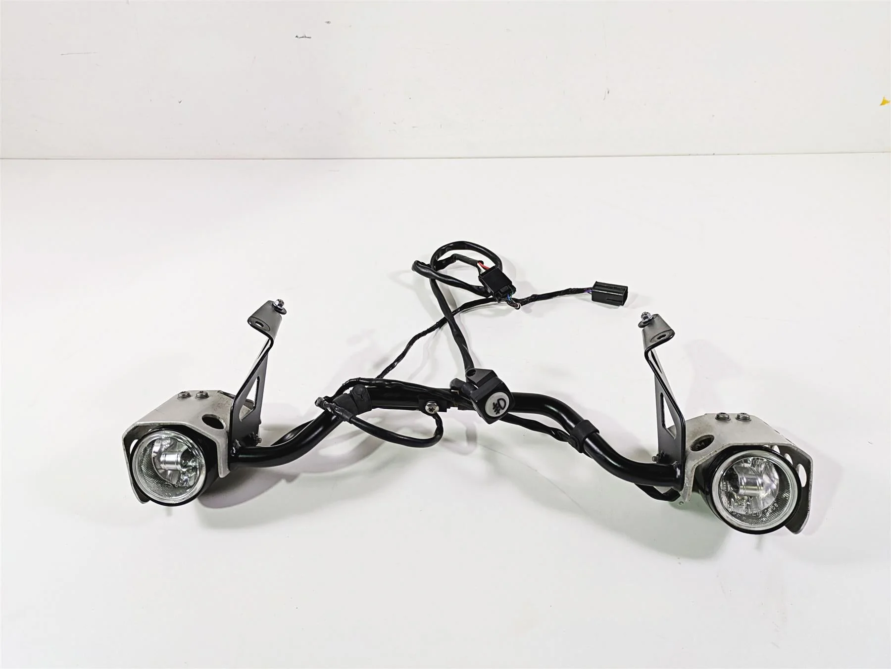 2015 Triumph Tiger Explorer XC Fog Lights & Mounting Rail Set T2701552 T2701553