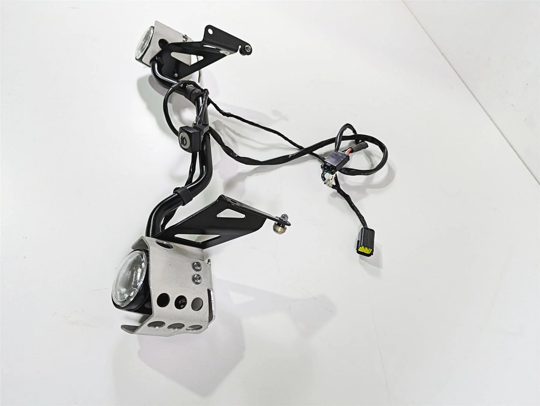 2015 Triumph Tiger Explorer XC Fog Lights & Mounting Rail Set T2701552 T2701553 - Image 3